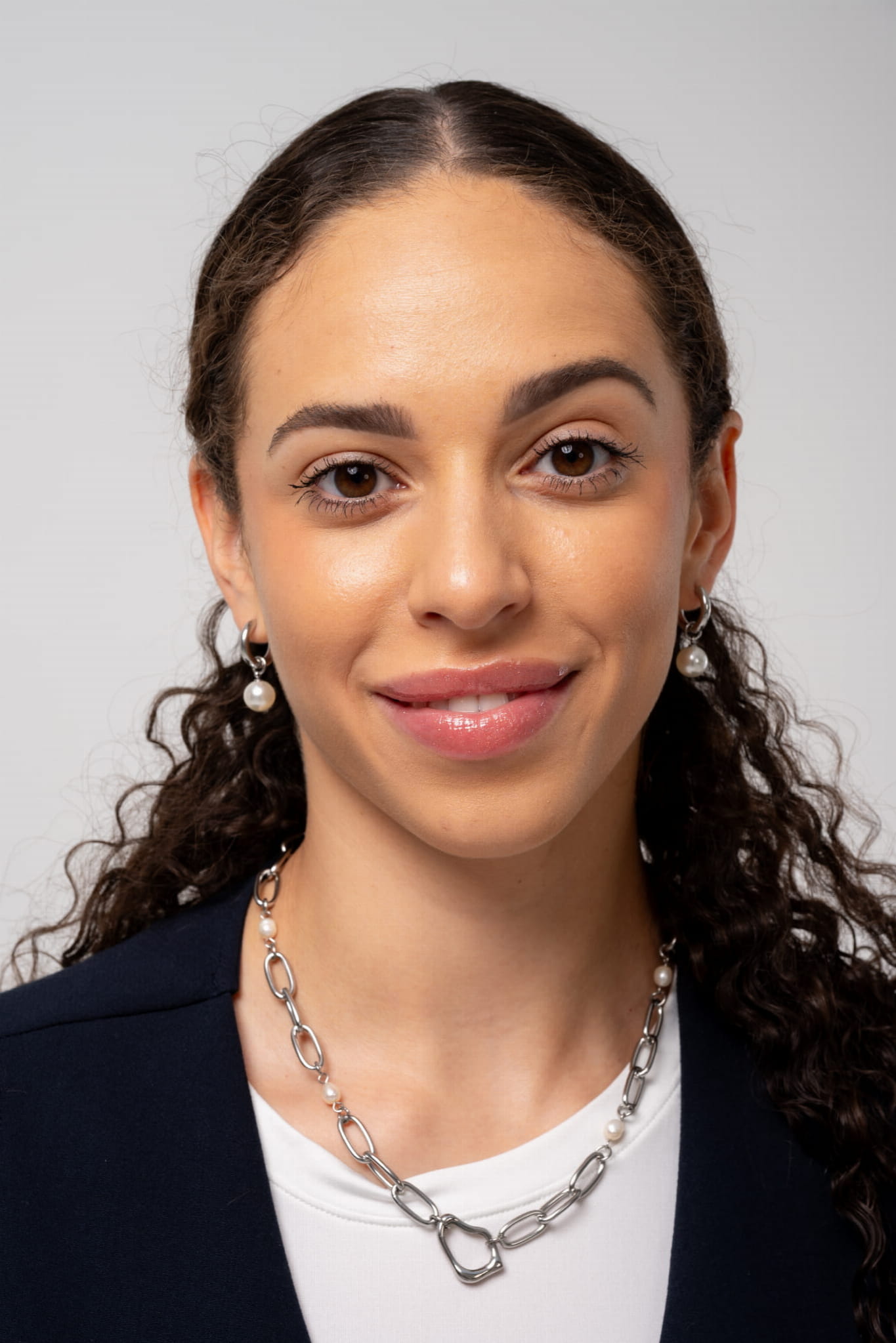 Kolczyki srebrne z wiszącą okrągłą perłą