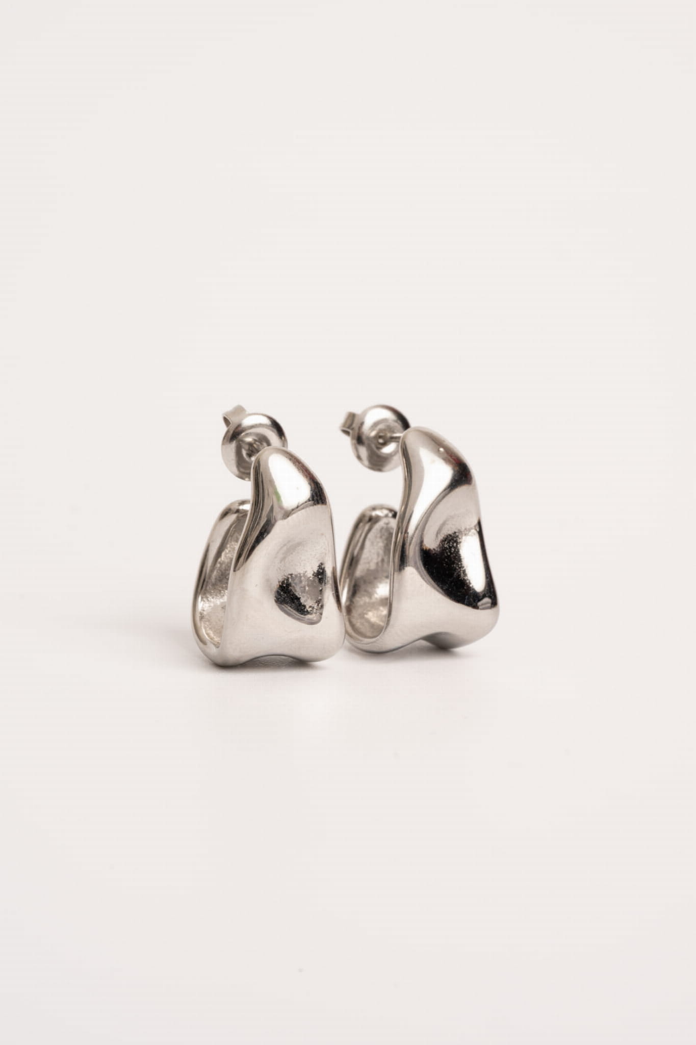 Kolczyki srebrne falowane