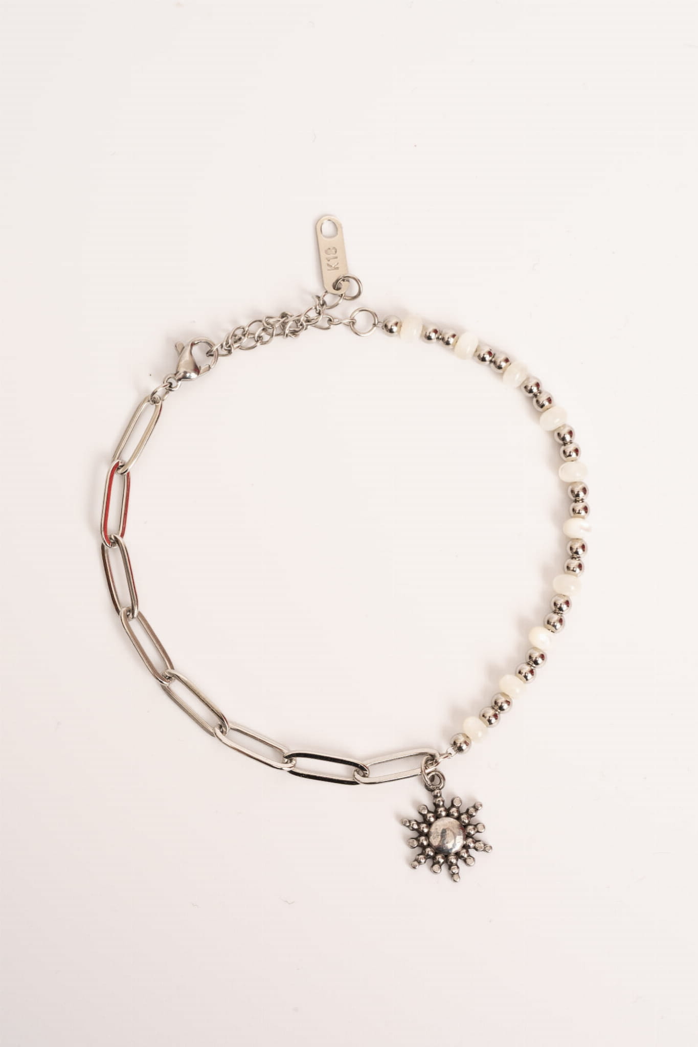 Bransoletka z perłami i zawieszką