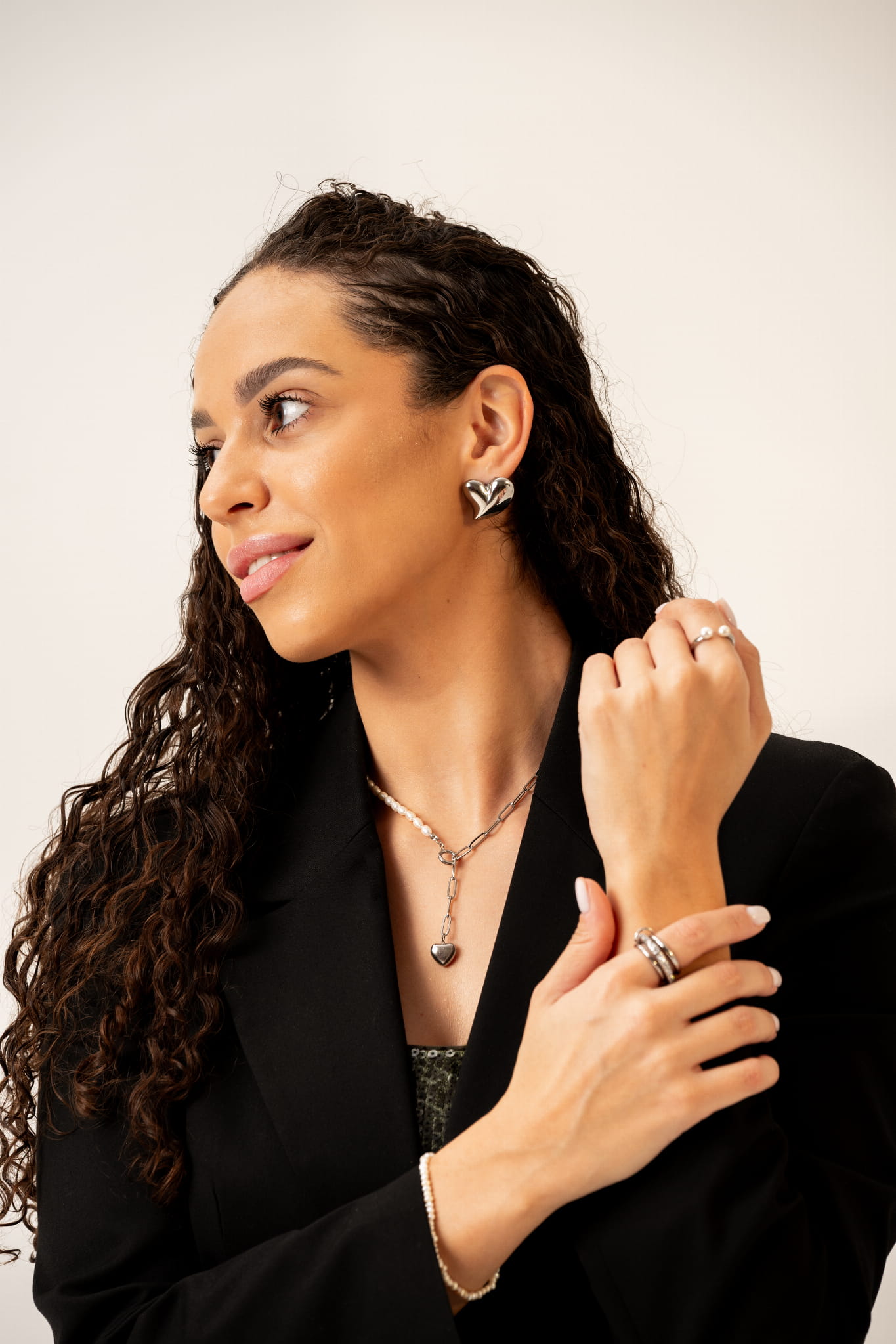 Pierścionek o splatanej, nowoczesnej formie z cyrkoniami - SAEL SILVER